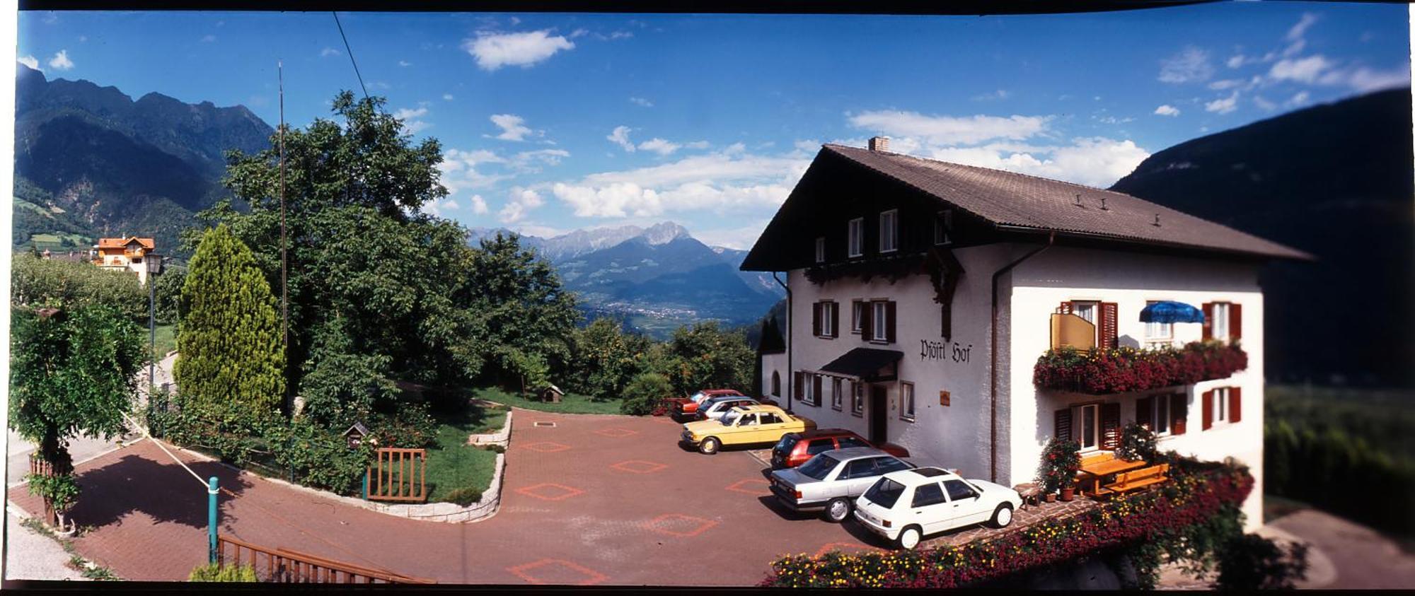 Pfoestlhof Bed and Breakfast Partschins Buitenkant foto