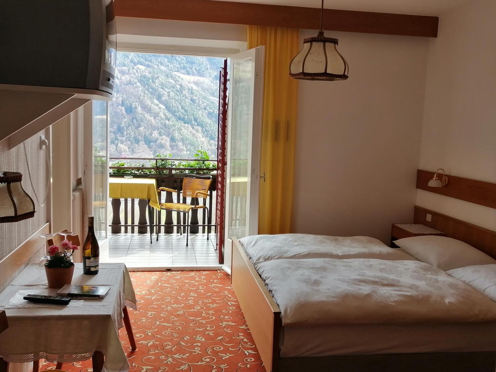 Pfoestlhof Bed and Breakfast Partschins Buitenkant foto