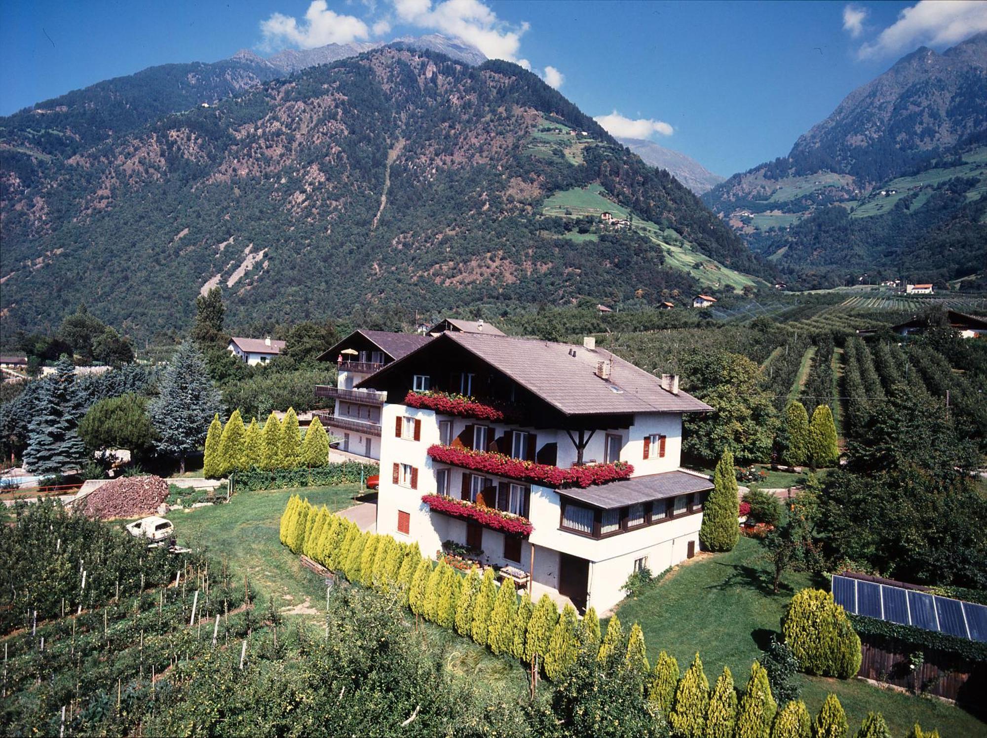 Pfoestlhof Bed and Breakfast Partschins Buitenkant foto